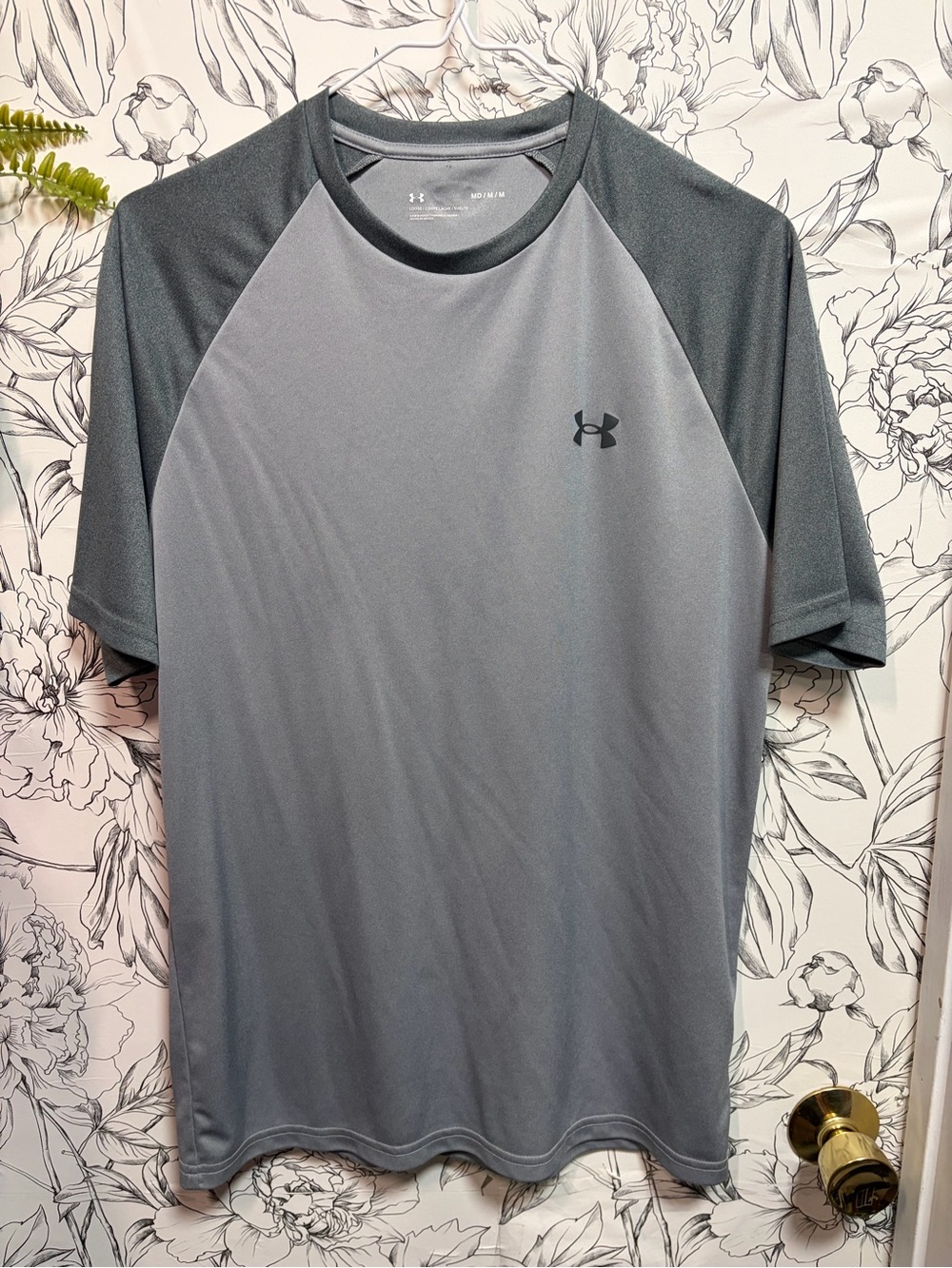 NWOT Under Armour Men’s Two-Tone Gray Athletic Short-Sleeve Tee